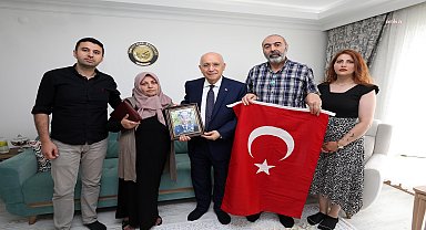  Yenimahalle Belediye Başkanı Yaşar'dan Babalar Günü'nde anlamlı ziyaret