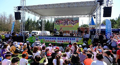 Yılmaz Büyükerşen, çocukları '8. Çocuk Şenliği'ne davet etti