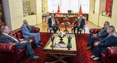 Zafer Partisi Genel Başkanı Özdağ, CHP Lideri Kılıçdaroğlu’nu ziyaret etti