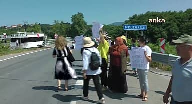 Akçakoca'ya bağlı Melenağzı köyünde kadınlar, su ve trafik sorununa dikkat çekmek için eylem yaptı