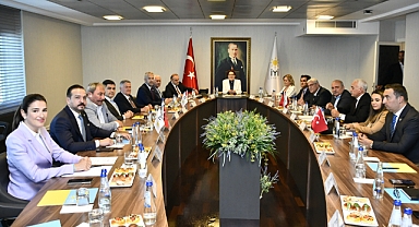 Akşener, Yeni Başkanlık Divanı üyeleriyle bir araya geldi