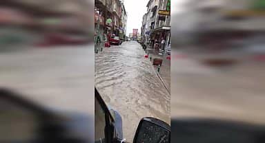 Artvin'de iki gündür aralıklarla yağan yağmur heyelan ve sele yol açtı
