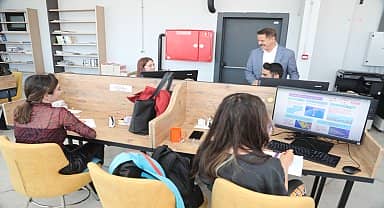 Atakum Belediyesi Hasan Ali Yücel Gençlik, Bilim ve Sanat Merkezi'nde ücretsiz internet hizmeti sürüyor 