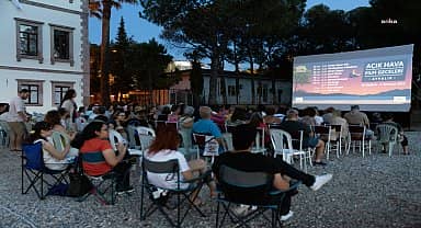 Ayvalık'ta açık hava film geceleri sona erdi