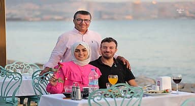 Bayraklı Belediye Başkanı Sandal'dan düğünleri yarıda kalan çifte jest