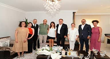 Beylikdüzü Belediye Başkanı Çalık, LGS birincilerini ziyaret etti