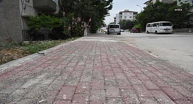 Bilecik'in Hürriyet Mahallesi'nde kaldırımlar yenileniyor