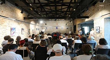 Bodrum Belediye Başkanı Aras, Hacer Foggo'nun imza gününe katıldı