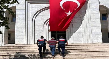 Bodrum Havalimanı kavşağındaki orman yangınının, araç içinden atılan torpilden çıktığı belirlendi