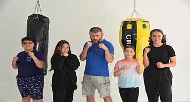 Boks meraklıları Bozüyük Belediyesi yaz spor okulunda buluştu