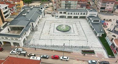 Bozüyük Belediyesi Çarşı ve Kent Meydanı'ndaki bazı iş yerleri, 10 yıllığına kiraya verilecek