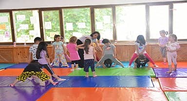 Bozüyük Belediyesi yaz spor okulları cimnastik ile başladı