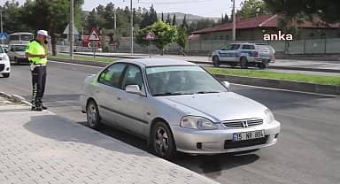 Burdur'da 'dur' ihtarına uymayan sürücü, 2 polisi yaraladı