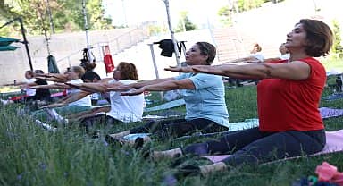 Çankaya Evlerinde açık hava spor ve yoga etkinlikleri sürüyor
