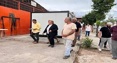 Ceyhan Belediye Başkanı Erdem'den fırtınadan zarar gören esnafa destek