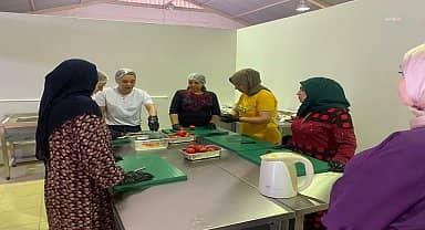 Çiğli'de 'Sağlıklı Atıştırmalıklar Üretim Tesisi Projesi'nde eğitimler tamamlandı 