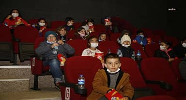 Döşemealtı Belediyesi'nden öğrencilere karne hediyesi 