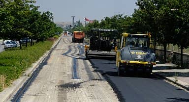 Eskişehir Büyükşehir Belediyesi, yol bakım-onarım çalışmalarına devam ediyor 