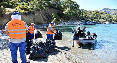 Fethiye Belediyesi'nden gemiler Darboğaz'da temizlik çalışması