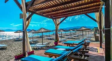 Fethiye'de belediye plajları uygun fiyatlarıyla yoğun ilgi görüyor