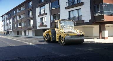 Gemlik Belediyesi, yol yapım çalışmalarını sürdürüyor