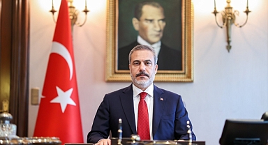 Hakan Fidan, Yunan mevkidaşı Gerapetritis'e Yunanistan'daki orman yangınında yaşamını yitiren iki pilot için taziye dileklerini iletti