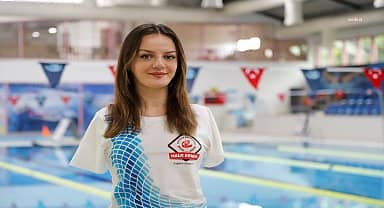 Halk Ekmek'ten Milli Yüzücü Sümeyye Boyacı'ya sponsorluk desteği