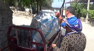 Hurda toplayarak geçinen Kadirlili vatandaş: "Daireleri sorduk, çok yüksek fiyat istiyorlar. Biz, o paranın hepsini bir arada görmüş insan değiliz"