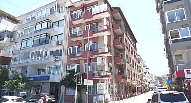 İzmir'de Aile Sağlığı Merkezi sorunu… İzmir Tabip Odası Başkanı Süleyman Kaynak: "Aile hekimliği kaderine terk edilmiş durumda. Aile hekimlerinin görevi kiralık yer bulmak değildir" 