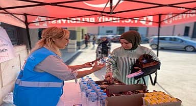 İzmit Belediyesi KPSS'ye girenlere stant açarak destek oldu