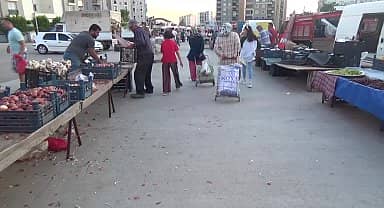 Kadirlili Pazar Esnafı: "Bu saatte pazara iğne atsan yere düşmemesi lazım ama görüyorsunuz hiç kimse yok"