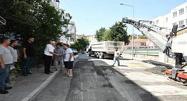 Karabağlar Belediyesi ekipleri asfaltlama çalışmalarını sürdürüyor 
