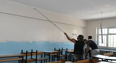 Karabağlar Belediyesi'nden okullara bakım-onarım desteği