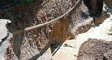 Karabük Yenice'de sel nedeniyle yollar çöktü, turistik işletmeler hasar gördü