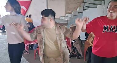 Kars'ta Down Sendromlu Doğukan'a asker kınası yapıldı