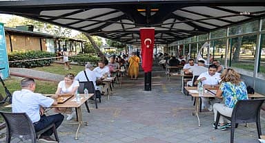 Karşıyakalılar, tavla turnuvasında buluştu