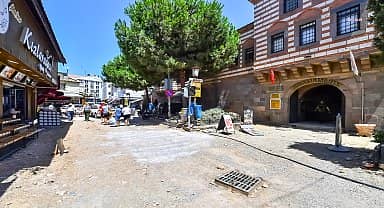 Kemeraltı altyapı çalışmaları devam ediyor