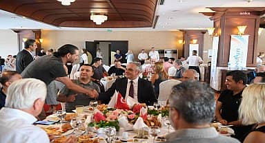 Konyaaltı Belediye Başkanı Esen gazetecilerle buluştu