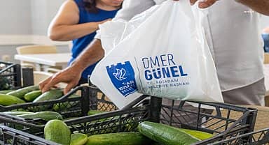 Kuşadası Belediyesi, Adabahçe'de hasat ettiği ürünleri ihtiyaç sahiplerine ulaştırıyor