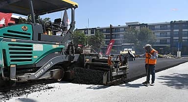 Kuşadası Belediyesi'nden Davutlar'da üstyapı yenileme çalışması