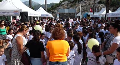 Marmaris Belediyesi'nin Ücretsiz Yaz Kursları Törenle Başladı