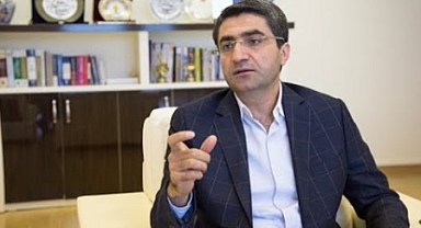 Mehmet Emin Ekmen: “Cumhurbaşkanı'na verilen yetki belirsizliğin hüküm süreceği bir döneme girdiğimize delalet ediyor