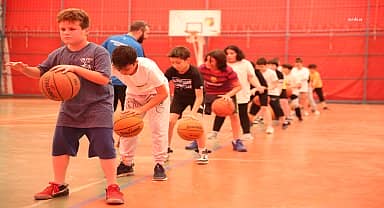 Merkezefendi Belediyesi'nin Yaz ve Kış Dönemi Spor Okulları'nda 70 bin Merkezefendili spor yaptı