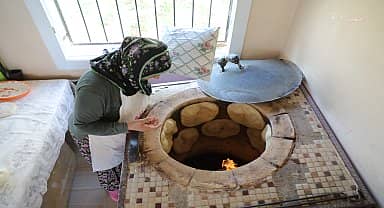 Mezitli Belediyesi'nin Tandır Evi'nde doğal ve yöresel ekmek üretiliyor