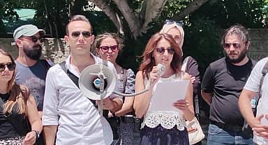 Muğla'da gazeteciler, Basın Bayramı'nda fotoğraf makinelerini yere bırakma eylemi yaptı