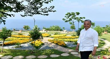 Muratpaşa Belediye Başkanı Uysal, Falez 3 Park'ta yenileme çalışmalarını inceledi 