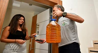 Muratpaşa Belediyesi, Çevreci Komşu Kart'la atık yağı geri dönüştürüyor