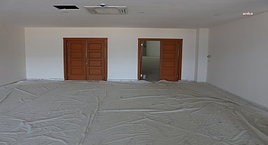 Serik, inşaatı tamamlanan düğün salonunun açılışı için gün sayıyor