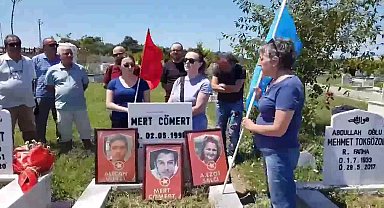 Suruç katliamında öldürülen Mert Cömert, Samsun'daki mezarı başında anıldı