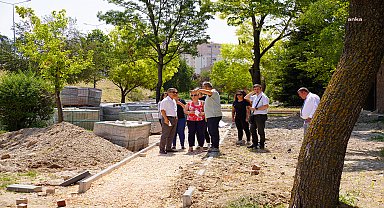 Tepebaşı Belediye Başkanı Ataç'tan park incelemesi